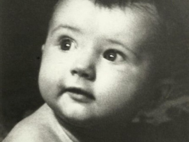 Да, бегут года...